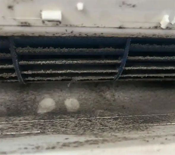 西陵空调吹的风有股烧焦味是怎么回事